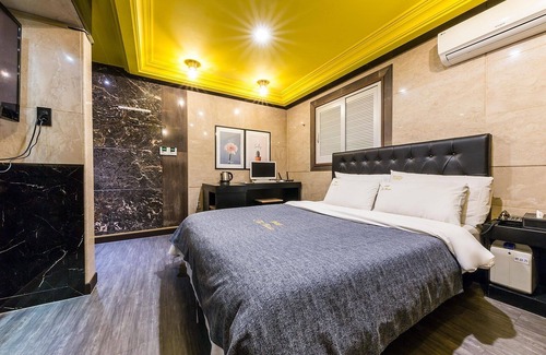 Dongseon-dong Hotel | Sungshin University Station PAV