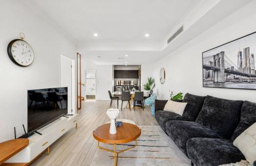 Sunnybank Hills House | Sunhaven Escape Three Storey Comfort for Families