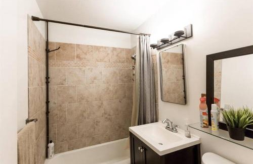 Southeastern Sacramento Apartment | SunHouse 1410sqft BBQ 3xTVs Pets W/D Backyard
