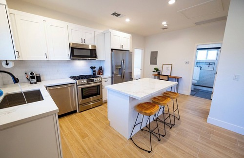 Northeast Anaheim House | Sunkist Oasis near Disneyland