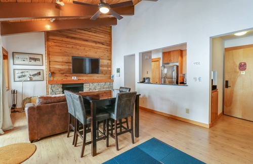 Tahoe Woods Condo | Sunlit condo near Palisades Tahoe