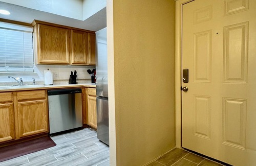 Las Cruces House | Sunlit Crosses Escape for Traveling Professionals