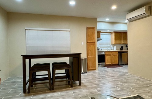 Las Cruces House | Sunlit Crosses Escape for Traveling Professionals