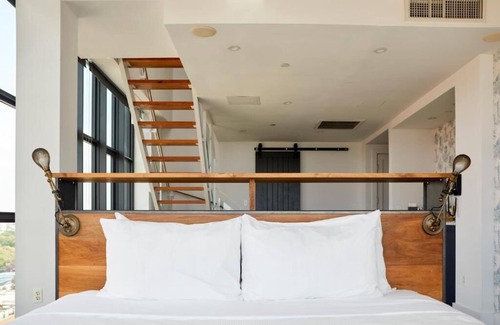 Williamsburg Hotel | Sunlit Loft Stay l Wythe Hotel l North 8th Loft with Views