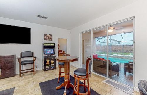 Crescent Lakes House | Sunlit Serenity Oasis