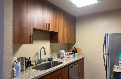 Foster City Apartment | Sunlit Serenity: Waterfront Bliss in Foster City - Easy Bay Area Access
