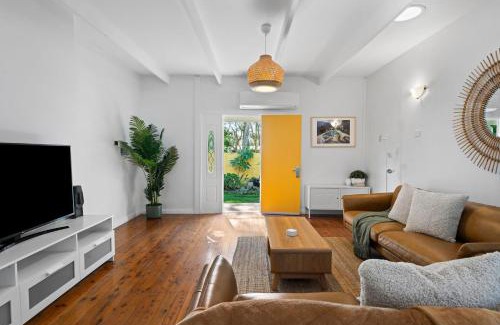 Budgewoi House | Sunlit Shores Mimosa 4BR Coastal Home with Yard & Loft Suite