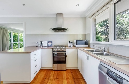 Glen Waverley House | Sunlit Suburbia A Breezy Abode in Glen Waverley