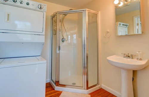 Edgartown Apartment | Sunlit woodland view studio with private deck & WiFi - near beaches/trails/town