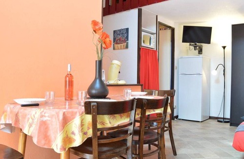 Saint-Pierre-la-Mer House | Sunny Beach Getaway: Cozy 2-Room Mezzanine with Pool, Near Beach, Pet-Friendly