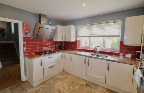Ascot House | Sunningdale Stunning Four Bedroom House