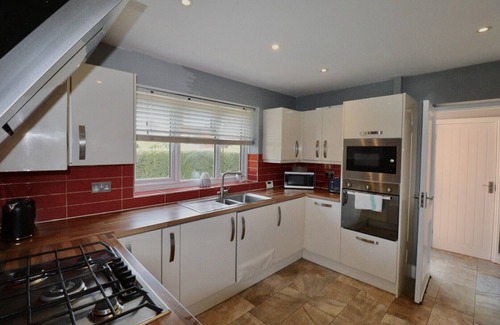Ascot House | Sunningdale Stunning Four Bedroom House