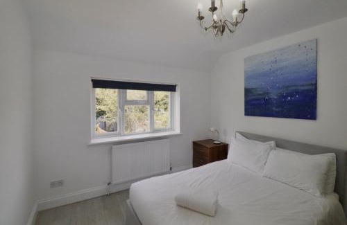 Sunningdale House | Sunningdale Stunning Spacious 4 Bedroom House 11
