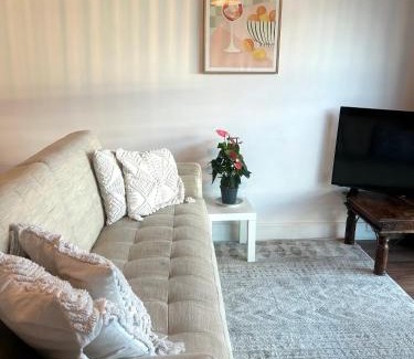 East Wittering Apartment | Sunny 1 bedroom apartment, Ocean house, East wittering