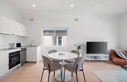Tamarama Apartment | Sunny 1-Bedroom Apartment in Tamarama