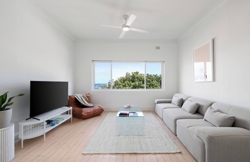 Tamarama Apartment | Sunny 1-Bedroom Apartment in Tamarama