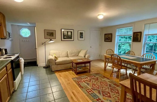 West Kennebunk Apartment | Sunny 1-bedroom apartment on Maine Coast
