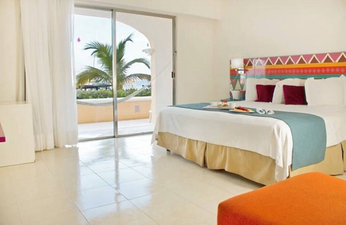 Puerto Juarez Resort | Sunny 1 Bedroom with Marina view in Family Friendly Cancun resort