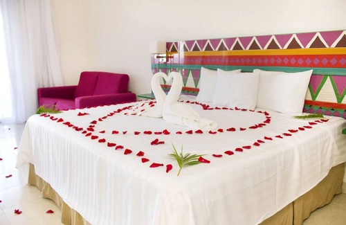Puerto Juarez Resort | Sunny 1 Bedroom with Marina view in Family Friendly Cancun resort