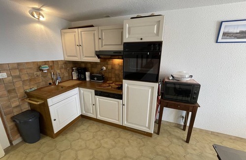 Saint-Cyprien Plage Villa | Sunny 2BR Villa with Terrace, BBQ & Garage in Saint-Cyprien, 6 Guests, Near Beach & Aqualand