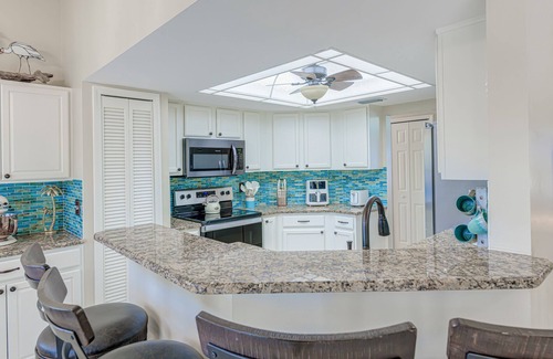 Trafalgar House | Sunny 3 BR Private Pool Retreat in Cape Coral Near Golf, Dining & Beaches
