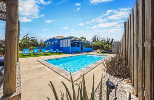 Punto de Oro House | Sunny 3br Escape - 30 Off 4th Night Sept