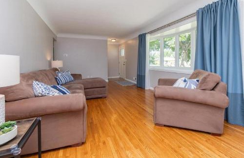 Richfield House | Sunny 3BR Home with Yard & Finished Basement - Richfield