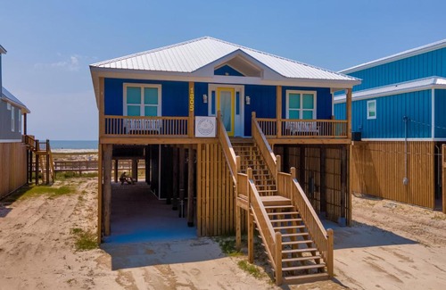 Dauphin Island House | Sunny & 75