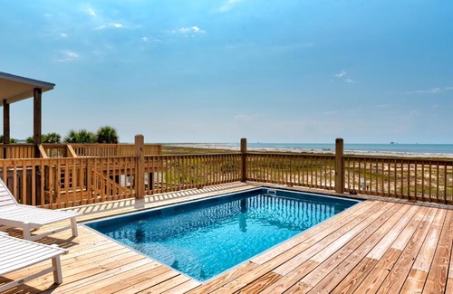 Dauphin Island House | Sunny & 75