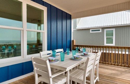 Dauphin Island House | Sunny & 75