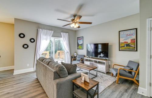 Southern Pines House | Sunny Aberdeen Rental with Deck Golf Course Views!