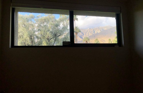 Twin Palms House | Sunny and Bright Home with Gorgeous Moutain Views