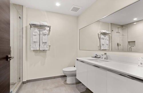 Hollywood Resort | Sunny and Modern 1/1 + Rooftop & pool on the ocean