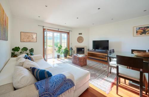 Carcavelos Apartment | Sunny apartament at Carcavelos Beach, by TimeCooler