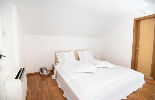 Sutivan Apartment | Sunny apartment - by the sea