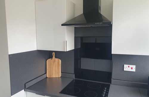 Cheltenham Apartment | Sunny Apartment in Cheltenham by Golden Valley