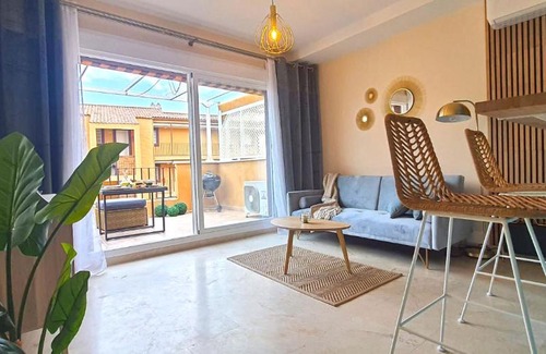 Marina de Casares Apartment | Sunny Apartment Playa Ancha