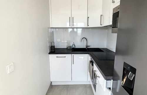 Quartier du Pont-de-Flandre Apartment | Sunny Apartment With View