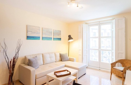 Centro Apartment | Sunny Apt. Historic District - Sol