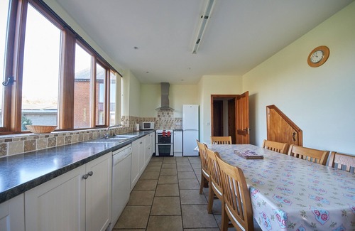 Woolland House | Sunny Barn Stay, Hot Tub & Countryside Views – Helena, The Victorian Barn Dorset