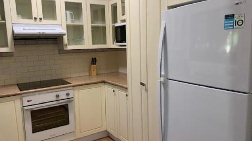 Umina Beach House | Sunny Beach Villa - Umina