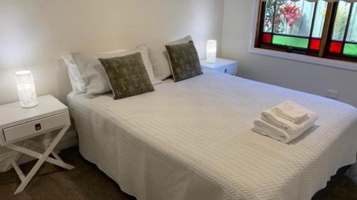 Umina Beach House | Sunny Beach Villa - Umina