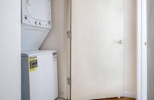 Boerum Hill Apartment | Sunny Boerum Hill 2BR w/ W/D, Balcony & Roof, nr BAM, by Blueground