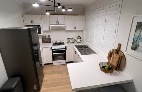 Drummoyne Apartment | Sunny boutique apartment
