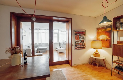 Paranhos Apartment | Sunny & Bright Duplex by Vacationy