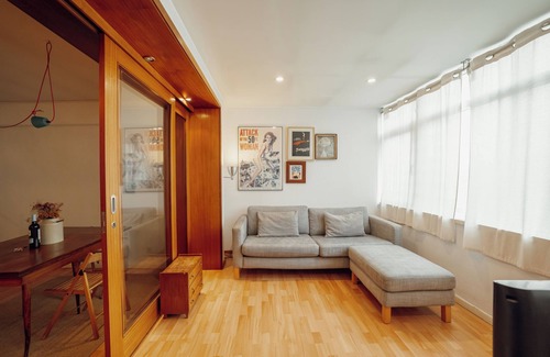 Paranhos Apartment | Sunny & Bright Duplex by Vacationy