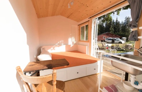 Santa Cruz House | Sunny bungalow with deck