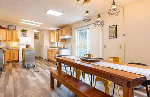 Coupeville House | Sunny by the Sound by AvantStay Coastal Escape