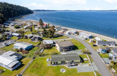 Coupeville House | Sunny by the Sound by AvantStay Coastal Escape