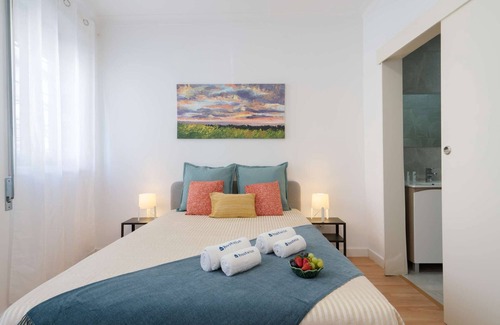 Paranhos House | Sunny Calm Room | Shared House